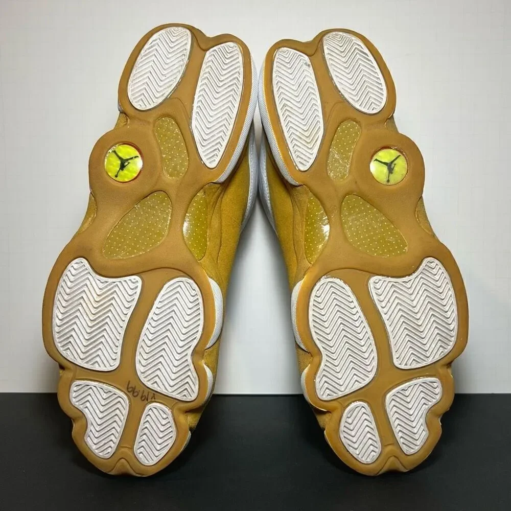 Mens 04’ AIR JORDAN 13 XIII Wheat Leather Basketball Sneakers / Size 12